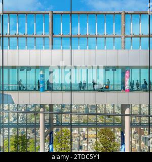 Osaka, Japon - avril 9 2023 : Abeno Harukas a été le plus haut gratte-ciel du Japon de son achèvement en 2014 jusqu'en 2023, plate-forme d'observation appelée 'Haruka Banque D'Images