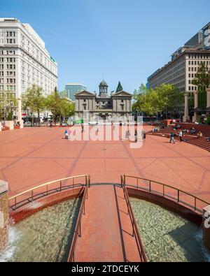 Le Pioneer Courthouse Square à Portland, Oregon Banque D'Images