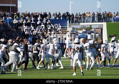 18 décembre 2023, McKinney, Texas, USA : 16 décembre 2023, McKinney, Texas, États-Unis : les joueurs de Harding célèbrent leur victoire au championnat de football de division II de la NCAA après avoir battu 38-7 contre l'école des mines du Colorado au stade McKinney ISD le samedi 16 décembre 2023. À McKinney, Texas, États-Unis (image de crédit : © Javier Vicencio/eyepix via ZUMA Press Wire) USAGE ÉDITORIAL UNIQUEMENT! Non destiné à UN USAGE commercial ! Banque D'Images