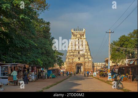 09 30 2009 Vintage Old Gopuram de Ranganathaswamy Temple dans les sanctuaires Vaishnavite du 9e siècle Srirangapatna | près de Mysore Karnataka INDE Asie. Banque D'Images