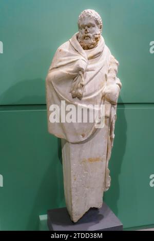 Herm avec le Hercule bardé. Rome, Horti Sallustiani - marbre pentélique - cette statue est une représentation d'un Hercule plus âgé qui semble pensif, comme un philosophe, non plus un homme d'action, mais le protecteur des disciplines pour exercer à la fois le corps et l'esprit - Museo Centrale Montemartini, Rome, Italie Banque D'Images