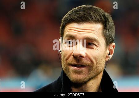 Leverkusen, Deutschland. 17 décembre 2023. Leverkusen, Deutschland - 2023-décembre-17, BayArena, formateur Xabi Alonso (Bayer 04 Leverkusen), LES RÈGLEMENTS DFB/DFL INTERDISENT TOUTE UTILISATION DE PHOTOGRAPHIES COMME SÉQUENCES D'IMAGES ET/OU QUASI-VIDÉO. Crédit : dpa/Alamy Live News Banque D'Images