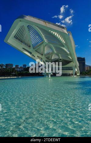 Architecture moderne du Musée de demain dans la ville de Rio de Janeiro, Brésil Banque D'Images