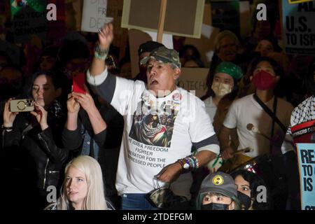 Fermer Google : No Tech for Genocide, protester contre le contrat du projet Nimbus avec Israël et l'intelligence artificielle pour la guerre. San Francisco, CA, États-Unis Banque D'Images