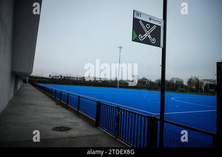 © THOMAS PADILLA/MAXPPP - 18/12/2023 ; COLOMBES, FRANCE ; CEREMONIE DE REMISE DES CLEES DU STADE YVES DU MANOIR, PREMIER SITE DE COMPÉTITION LIVRE POUR LES JEUX OLYMPIQUES DE PARIS 2024, STADE QUI ACCUEILLERA LE HOCKEY SUR GAZON. CÉRÉMONIE DE REMISE DES CLÉS POUR LE STADE YVES DU MANOIR, PREMIER SITE DE COMPÉTITION POUR LES JEUX OLYMPIQUES DE PARIS 2024, LE STADE QUI ACCUEILLERA LE HOCKEY SUR GAZON CRÉDIT : MAXPPP/ALAMY LIVE NEWS Banque D'Images