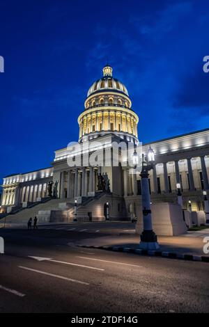 NightShot du Capitole à la Havane, Cuba, Antilles, Amérique centrale Banque D'Images