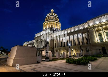 Tournage de nuit du Parlement de la Havane, Cuba, Antilles, Amérique centrale Banque D'Images