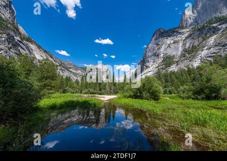 Mirror Lake dans le Canyon Tenaya, parc national Yosemite, site du patrimoine mondial de l'UNESCO, Californie, États-Unis d'Amérique, Amérique du Nord Banque D'Images