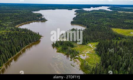 Antenne de la rivière Pisew, parc provincial Pisew Falls, Thompson, Manitoba, Canada, Amérique du Nord Banque D'Images