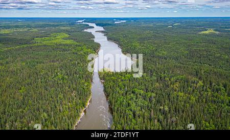 Antenne de la rivière Pisew, parc provincial Pisew Falls, Thompson, Manitoba, Canada, Amérique du Nord Banque D'Images