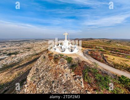 Antenne de la statue du Christ Roi, surplombant Lubango, Angola, Afrique Banque D'Images