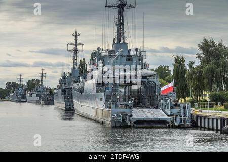 Kriegsschiffe der polnischen Marine im Hafen von Swinemünde, Woiwodschaft Westpommern, Polen Banque D'Images