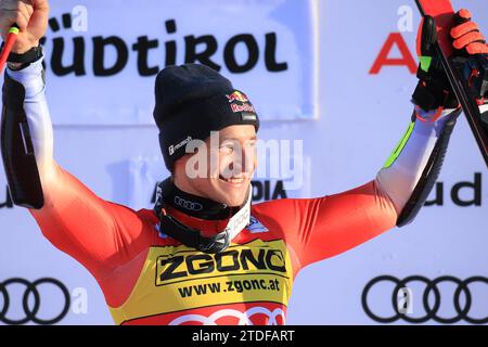 ©Pierre Teyssot/MAXPPP ; coupe du monde de ski alpin 2024 à Alta Badia, Italie, le 18 décembre 2023. 3e slalom géant masculin, 2e manche, en action Marco Odermatt (SUI) Â© Pierre Teyssot / Maxppp Banque D'Images