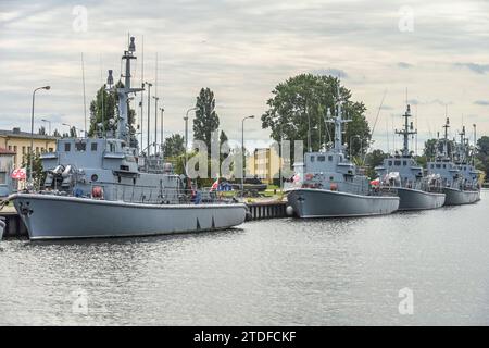 Kriegsschiffe der polnischen Marine im Hafen von Swinemünde, Woiwodschaft Westpommern, Polen *** navires de guerre de la marine polonaise dans le port de Swinoujscie, voïvodie de Poméranie occidentale, Pologne Banque D'Images