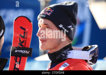 ©Pierre Teyssot/MAXPPP ; coupe du monde de ski alpin 2024 à Alta Badia, Italie, le 18 décembre 2023. 3e slalom géant masculin, 2e manche, en action Marco Odermatt (SUI) Â© Pierre Teyssot / Maxppp Banque D'Images