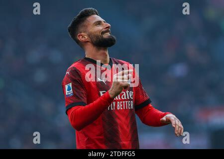 Milan, Italie. 17 décembre 2023. Olivier Giroud de l'AC Milan réagit lors du match de football Serie A 2023/24 entre l'AC Milan et l'AC Monza au stade San Siro, Milan, Italie, le 17 décembre 2023 crédit : Agence photo indépendante/Alamy Live News Banque D'Images