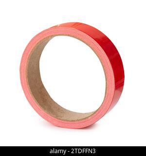 Rubans de tissu adhésif rouge ou ruban de vinyle en rouleau est isolé sur fond blanc avec chemin de découpage. Banque D'Images