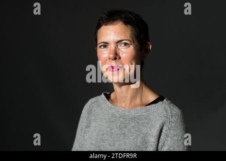 Edimburgh, Écosse. 18 août 2018. L’entrepreneure sociale Hilary Cottam assiste à un appel photo lors du Festival international du livre d’Édimbourg Banque D'Images