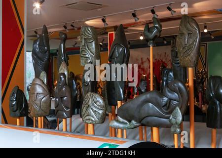 FUNCHAL, PORTUGAL - 24 AOÛT 2021 : il s'agit d'expositions de sculptures africaines au musée de Monte. Banque D'Images