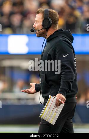 Los Angeles Rams Sean McVay lors d'un match de la NFL contre les Washington Commanders, dimanche 17 décembre 2023, au SoFi Stadium, à Inglewood, EN CALIFORNIE, les Rams ont battu les commandants 28-20. (Jon Endow/image du sport) Banque D'Images