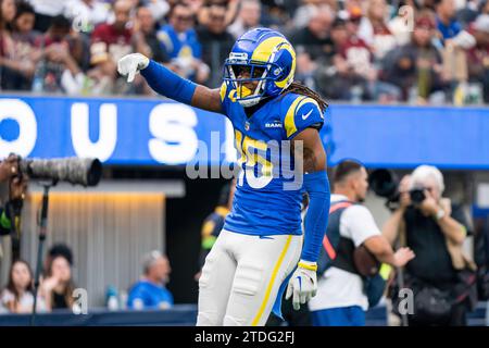 Demarcus Robinson (15 ans), receveur des Rams de Los Angeles, célèbre lors d'un match de la NFL contre les Washington Commanders, dimanche 17 décembre 2023, au SoFi Stadium, à Inglewood, EN CALIFORNIE, les Rams ont battu les commandants 28-20. (Jon Endow/image du sport) Banque D'Images