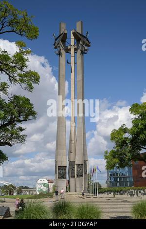 Mémorial aux ouvriers du chantier naval tombés en 1970, Pomnik Poleglych Stoczniowcow 1970, Gdansk, Voïvodie de Poméranie, Pologne Banque D'Images