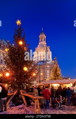 Marché de Noël sur le Neumarkt Banque D'Images