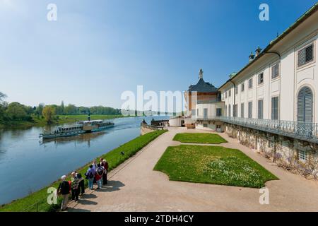(C Sylvio Dittrich) (01772156417) Pillnitz, palais de l'eau avec bateau à vapeur Elbe. Pillnitz est devenu célèbre au-delà de la région pour son palais et son parc Banque D'Images