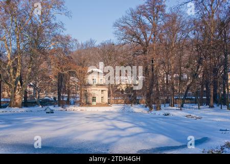 Parc du palais de Pillnitz en hiver, pavillon anglais Banque D'Images