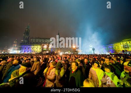 Fête de la Saint-Sylvestre sur la place du théâtre à Dresde Banque D'Images