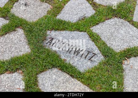 Une photo de la pierre d'Auschwitz au Mémorial des sinti et des Roms victimes du national-socialisme. Banque D'Images