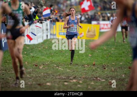 Lizzie Wellsted de Grande-Bretagne et ni concourant dans la course féminine U20 aux Championnats d’Europe de cross-country SPAR, Laeken Park à Bruxelles, Bel Banque D'Images