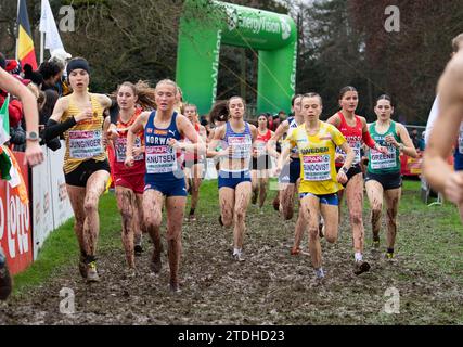 Zoe Hunter de Grande-Bretagne et ni concourant dans la course féminine U20 aux Championnats d’Europe de cross-country SPAR, Laeken Park à Bruxelles, Belgique Banque D'Images