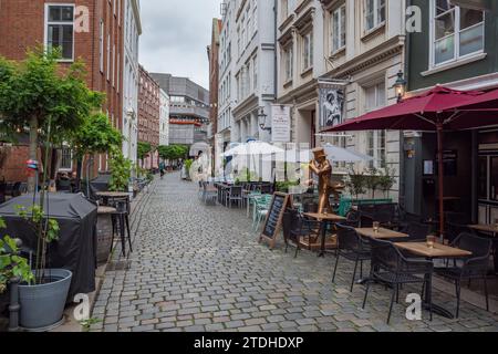 Vue générale le long de la rue Deichstrasse à Hambourg, Allemagne. Banque D'Images
