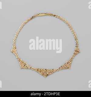 Collier d'or en deux couleurs, avant 1953 collier de briques d'or interrupteurs en deux couleurs d'or (rouge et jaune), avec une fermeture de cuisson avec un pouvoir de sécurité. Pays-Bas or (métal) collier de briques dorées interrupteurs en deux couleurs d'or (rouge et jaune), avec une fermeture de cuisson avec une puissance de sécurité. Or des pays-Bas (métal) Banque D'Images