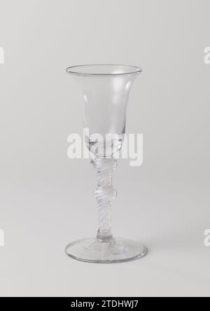 Elingue en verre avec calice en forme de cloche, anonyme, c. 1750 - c. 1775 Slingerlas avec pied conique et tronc brut balust. Dans le tronc, des guirlandes blanches autour de la spirale du réseau. Calice en forme de cloche. Verre soufflant Angleterre Slingerlas avec pied conique et tronc brut balust. Dans le tronc, des guirlandes blanches autour de la spirale du réseau. Calice en forme de cloche. Soufflage de verre Angleterre Banque D'Images