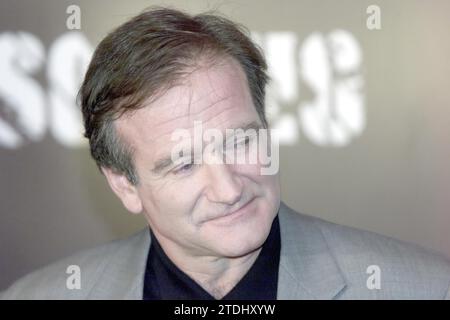 10/08/2002. Madrid. 09-10-02. Robin Williams, présente le film 'Insomnia'. Photo Javier Prieto. Crédit : Album / Archivo ABC / Javier Prieto Banque D'Images