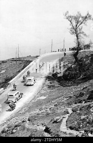 05/02/1935. Premier Tour cycliste d'Espagne. Troisième étape entre Santander et Bilbao. Le peloton de tête grimpe Salta Caballos. Crédit : Album / Archivo ABC / Amado Banque D'Images