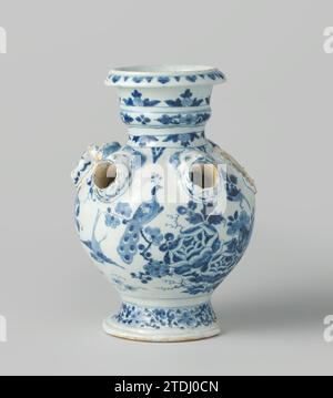 Vase supérieur d'un porte-fleurs, anonyme, c. 1680 - c. 1700 vase supérieur de porte-fleurs de faïence peinte en bleu. Faïence Delft. glaçure d'étain. Vase supérieur de porte-fleur de faïence peinte en bleu. Faïence Delft. glaçure d'étain. Banque D'Images