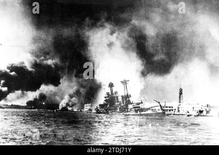 Pearl Harbor. 12/07/1941. L'attaque surprise japonaise sur la base américaine de Pearl Harbor, qui marque l'entrée des États-Unis dans la guerre. Crédit : Album / Archivo ABC Banque D'Images