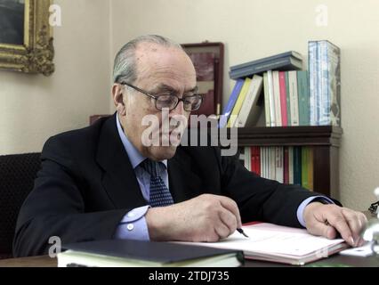 02/20/2002. Madrid 21-2-02.-entretien avec l'ancien président du gouvernement M. Leopoldo Calvo-Sotelo.-photo Bernesto Acute. Crédit : Album / Archivo ABC / Ernesto Agudo Banque D'Images