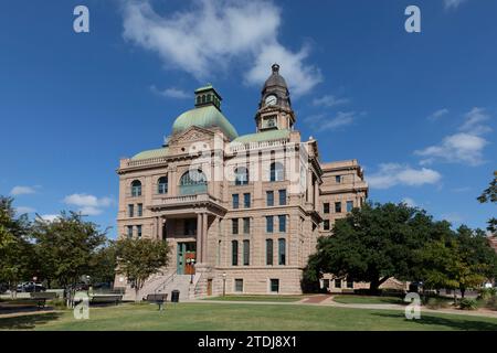 Fort Worth, Texas - 4 novembre 2023 : le palais de justice du comté de Tarrant à fort Worth a été achevé en 1895. C'est le sixième bâtiment du palais de justice à servir Banque D'Images