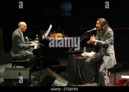 Córdoba, 10/11/2003. Bebo Valdés et Cigala, en concert. Photo : Rafael Carmona. Archcor. Crédit : Album / Archivo ABC / Rafael Carmona Banque D'Images