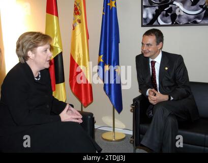 11/26/2005. Barcelone, 11/27/05.- Sommet euroméditerranéen, cordonnier avec la chancelière de la République d'Allemagne, Mme Angela Merkel..FTOS.Elena Carreras....Archdc. Crédit : Album / Archivo ABC / Elena Carreras Banque D'Images