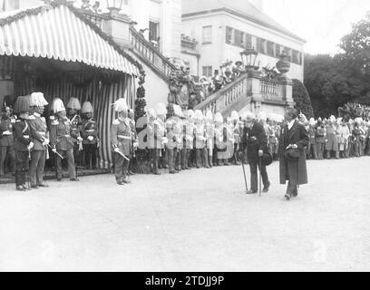 06/30/1914. Une solennité militaire à Munich. Le roi Louis III de Bavière, avec les princes bavarois et leur état-major, dans le magazine célébré à l'occasion du premier centenaire du régiment royal de cavalerie. Crédit : Album / Archivo ABC / Charles Trampus Banque D'Images