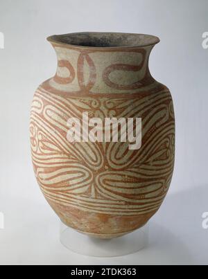 Pot avec un motif en spirale, anonyme, c. -3000 - c. -2000 Potté de poterie avec un large col évasé et un dessous rond, peint en rouge. Un motif en spirale sur le ventre et le cou. Deux puces sur le bord. Ban Chiang peinture en faïence Potté de poterie avec un large col évasé et un dessous rond, peint en rouge. Un motif en spirale sur le ventre et le cou. Deux puces sur le bord. Ban Chiang peinture en faïence Banque D'Images