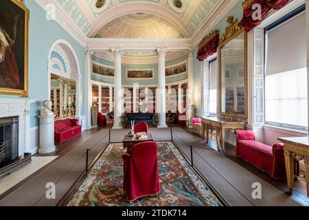 LA BIBLIOTHÈQUE KENWOOD HOUSE (1764-1779) WILLIAM MURRAY, 1E COMTE DE MANSFIELD (1705-1793) ROBERT ADAM (1728-1792) ARCHITECTE HAMPSTEAD HEATH LONDON UNITE Banque D'Images