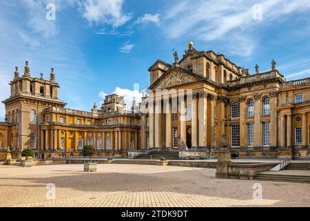 PALAIS DE BLENHEIM (1705-1722) JOHN CHURCHILL 1E DUC DE MARLBOROUGH (1650-1722) SIR JOHN VANBRUGH (1664-1726) ARCHITECTE WOODSTOCK OXFORDSHIRE UNITED KI Banque D'Images