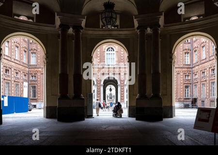 Vue de l'intérieur du Palazzo Carignano, un bâtiment historique situé à Turin, en Italie, abritant le Musée national du Risorgimento italien Banque D'Images