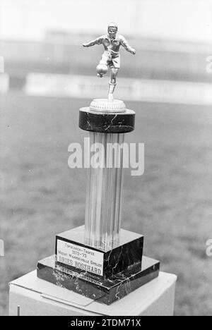 Meilleur buteur du trophée Haarlem et joueur le plus précieux 1972/73, Haarlem, pays-Bas, 26-04-1973, Whizgle News from the Past, taillé pour l'avenir. Explorez les récits historiques, l'image de l'agence néerlandaise avec une perspective moderne, comblant le fossé entre les événements d'hier et les perspectives de demain. Un voyage intemporel façonnant les histoires qui façonnent notre avenir Banque D'Images